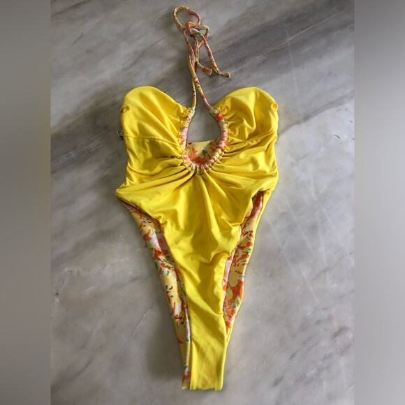 Princess Polly fern yellow floral one piece swimsuit US size 0 - Picture 5 of 5